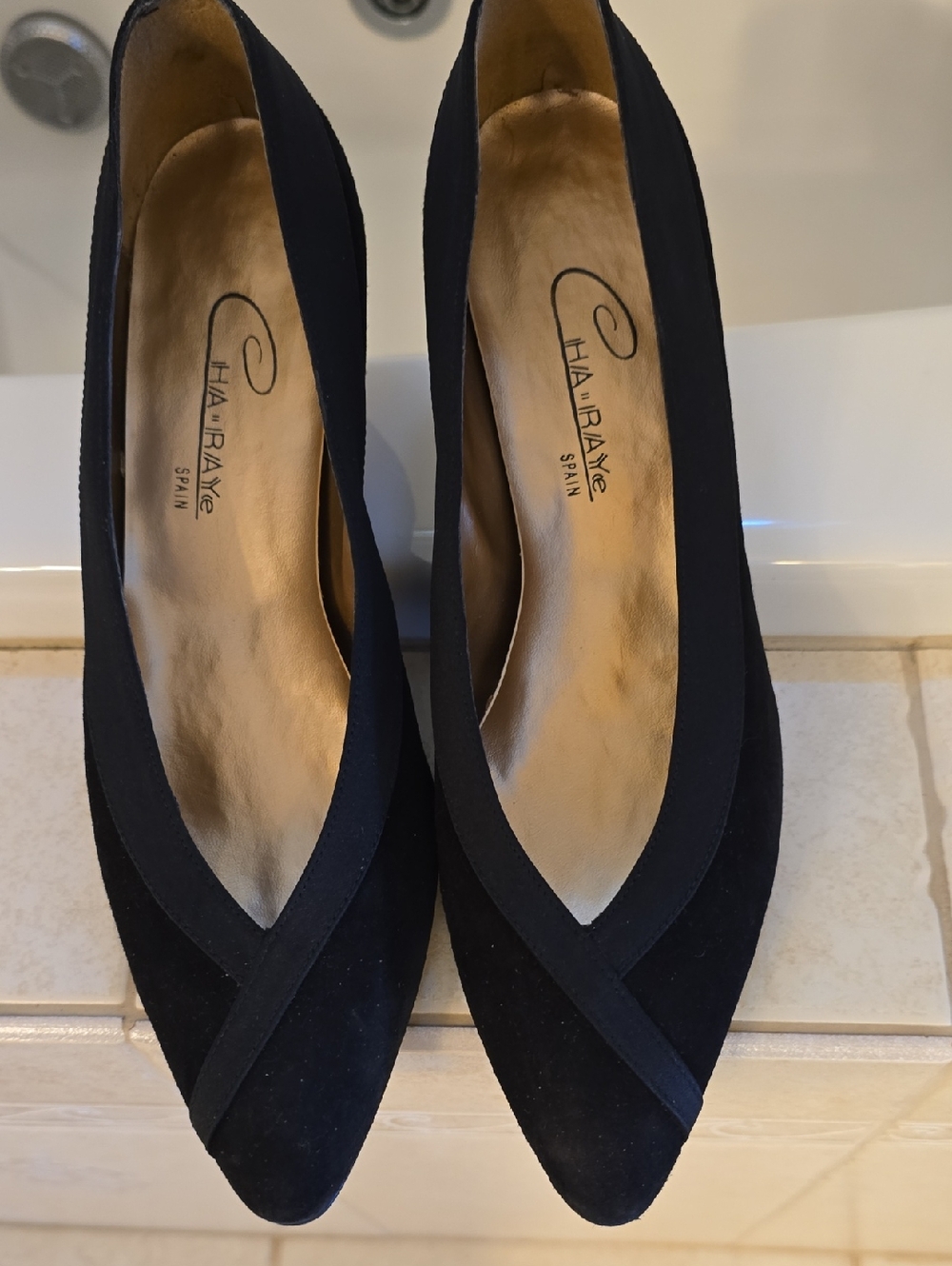 RAYE Black Pointed-Toe Suede Cross-Vamp Pumps